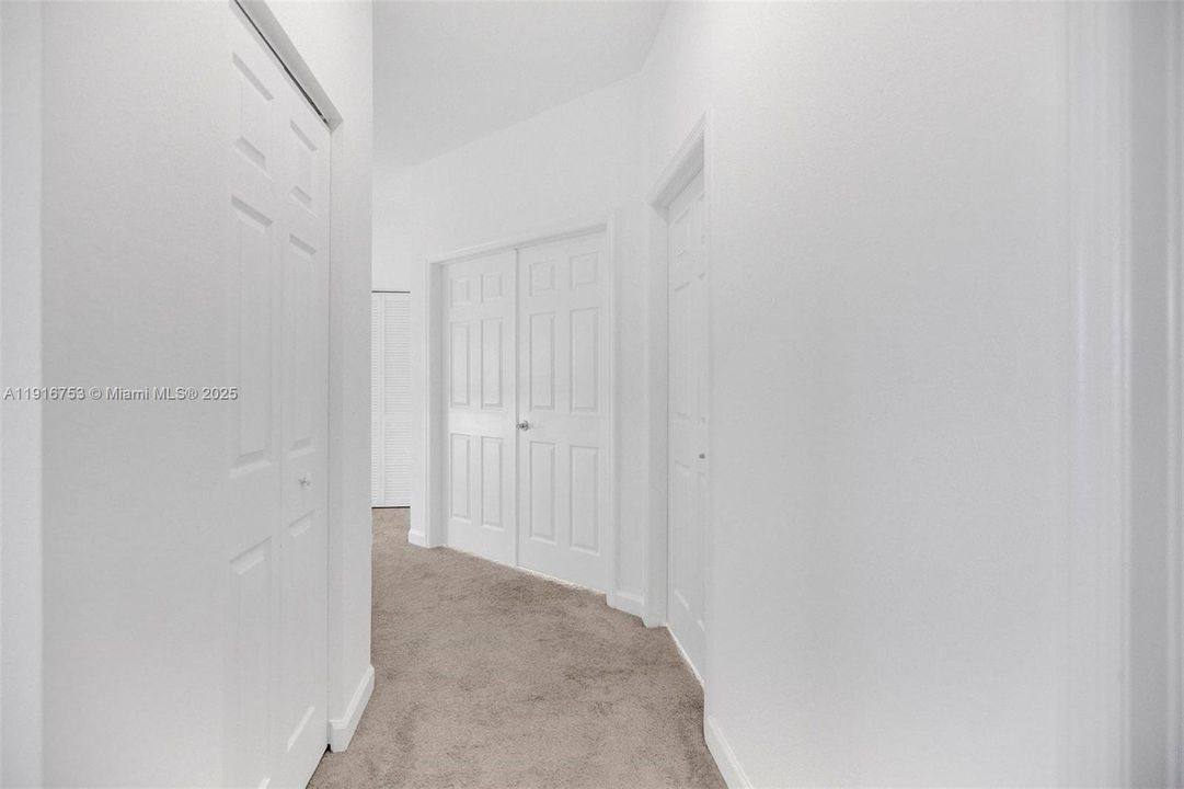 В аренду: $5,000 (5 спален, 3 ванн, 3316 Квадратных фут)