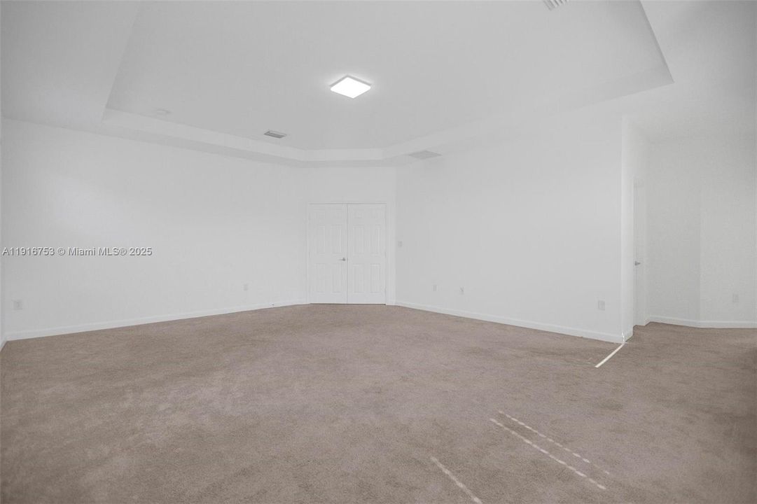 В аренду: $5,000 (5 спален, 3 ванн, 3316 Квадратных фут)