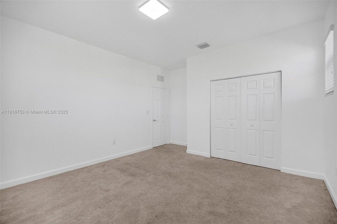 В аренду: $5,000 (5 спален, 3 ванн, 3316 Квадратных фут)