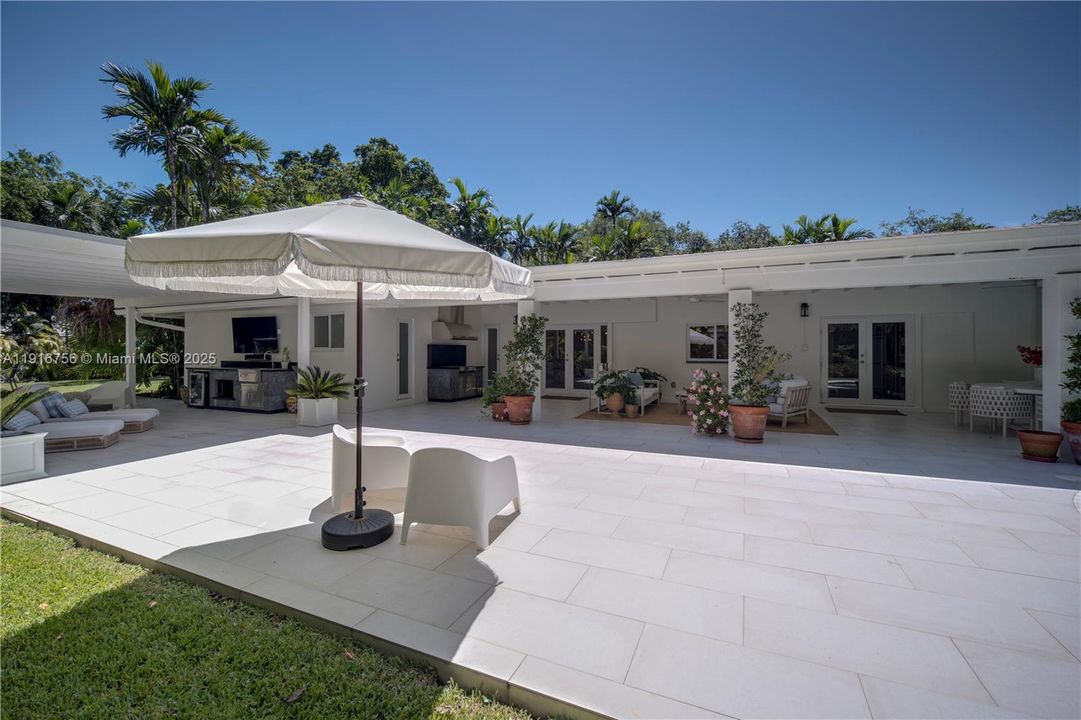 For Rent: $17,500 (4 beds, 3 baths, 2906 Square Feet)