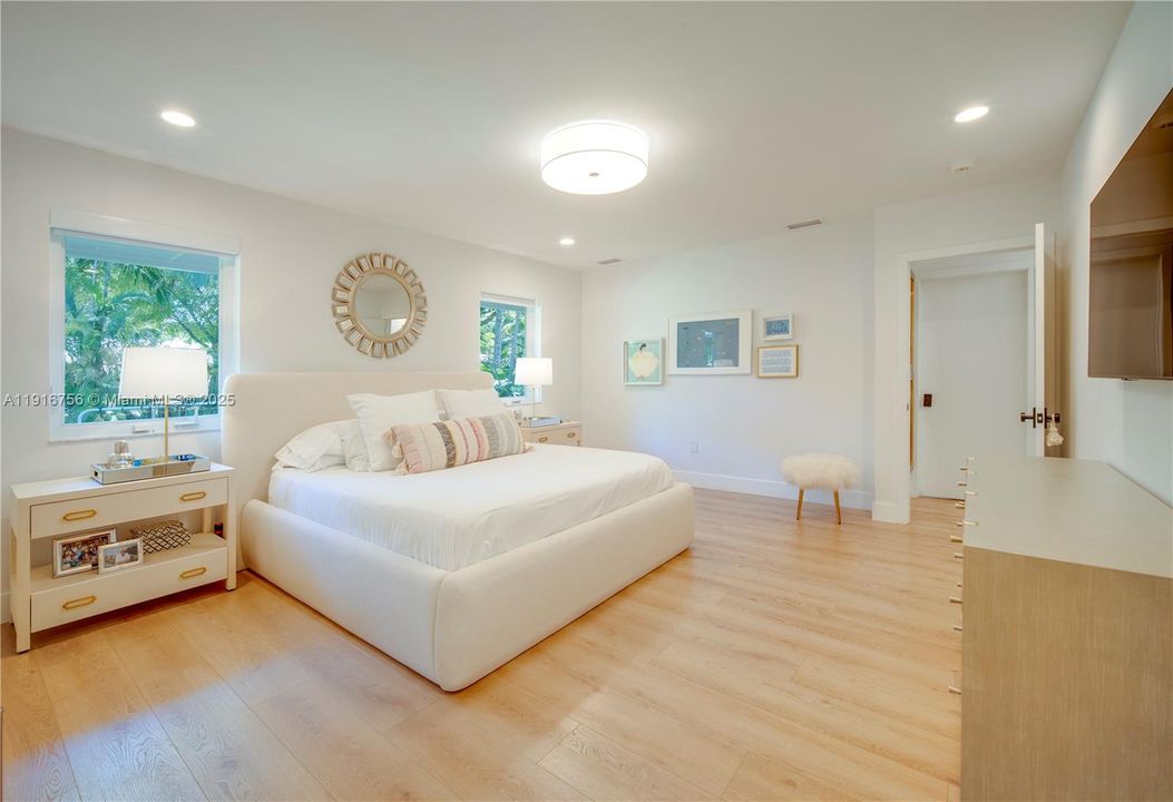 For Rent: $17,500 (4 beds, 3 baths, 2906 Square Feet)