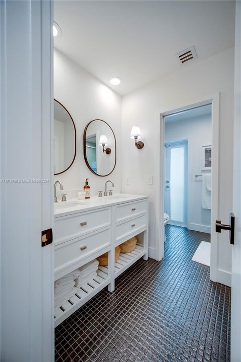 For Rent: $17,500 (4 beds, 3 baths, 2906 Square Feet)