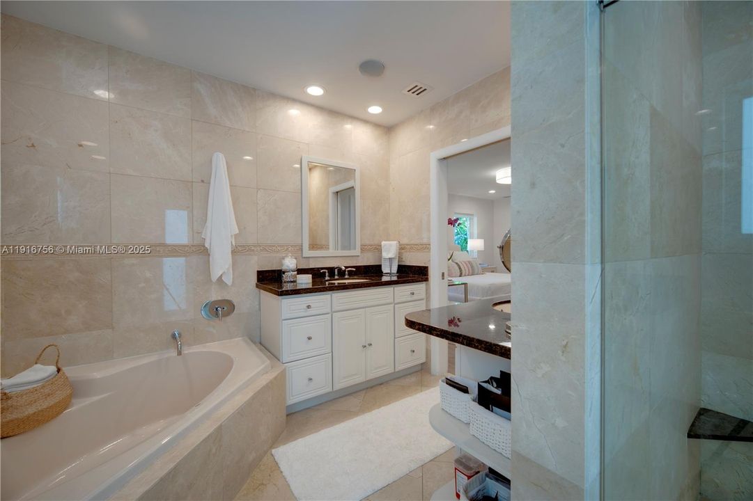 For Rent: $17,500 (4 beds, 3 baths, 2906 Square Feet)