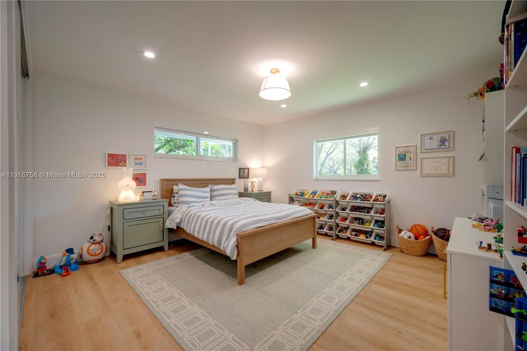 For Rent: $17,500 (4 beds, 3 baths, 2906 Square Feet)