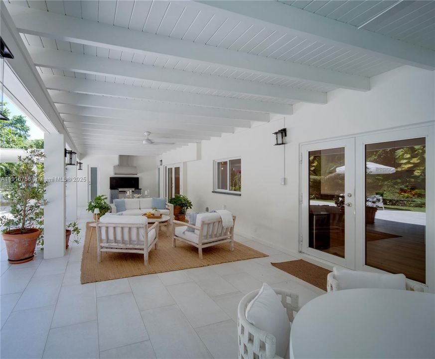 For Rent: $17,500 (4 beds, 3 baths, 2906 Square Feet)