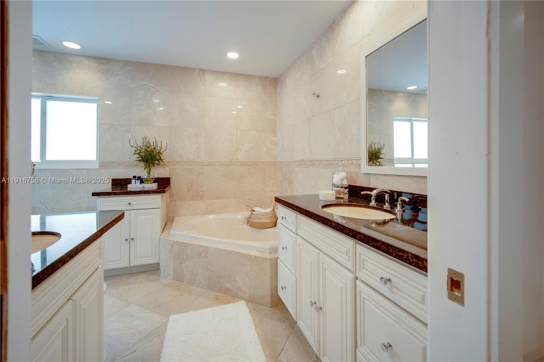 For Rent: $17,500 (4 beds, 3 baths, 2906 Square Feet)