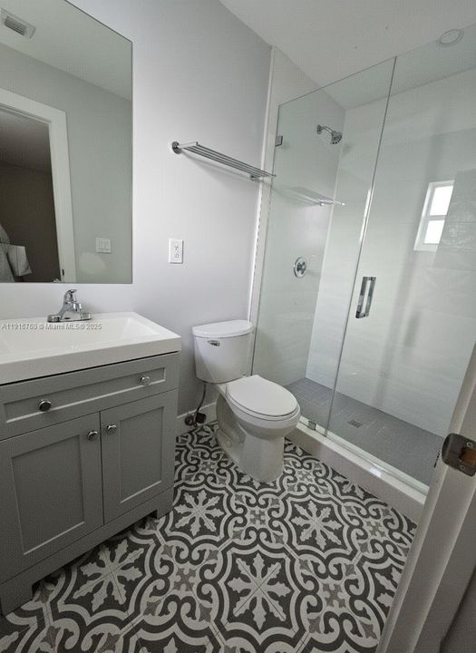 For Rent: $1,400 (1 beds, 1 baths, 1422 Square Feet)