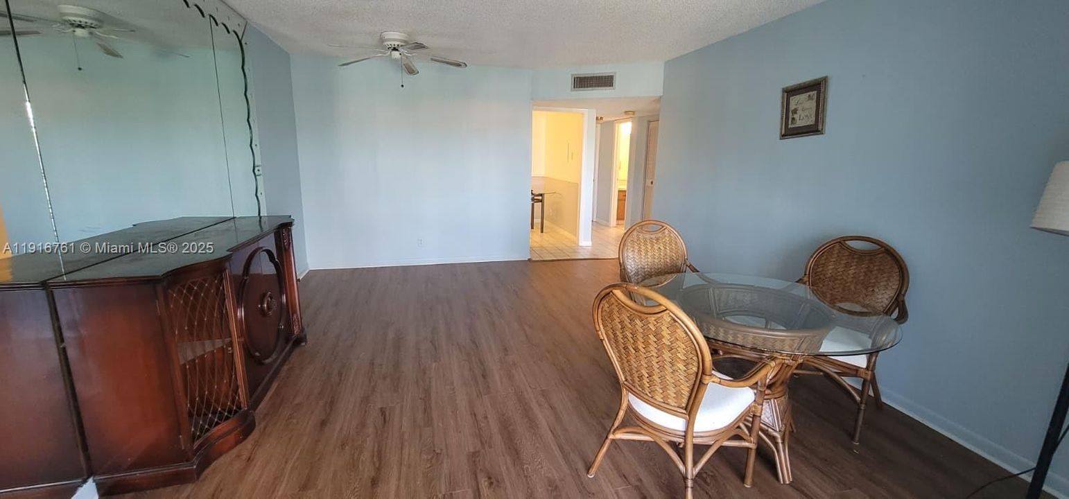 For Sale: $99,000 (1 beds, 1 baths, 812 Square Feet)