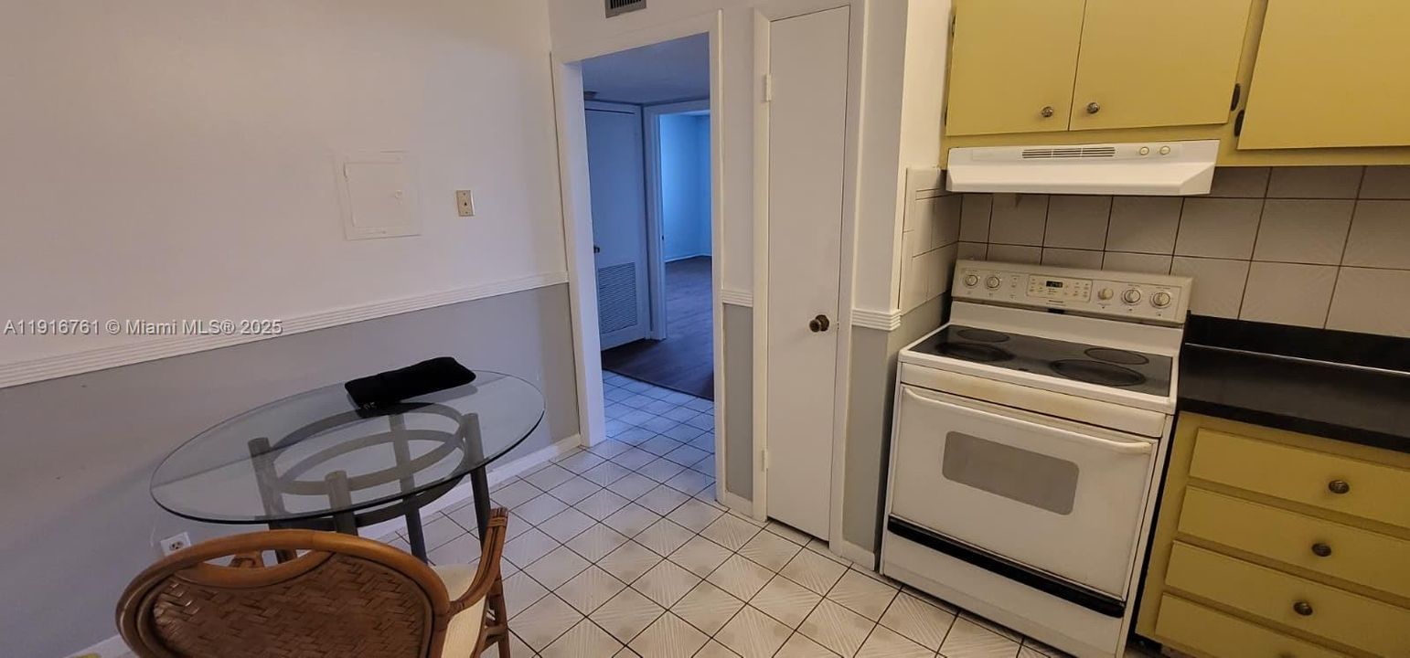 For Sale: $99,000 (1 beds, 1 baths, 812 Square Feet)