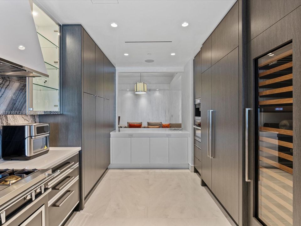 For Sale: $7,800,000 (4 beds, 5 baths, 2987 Square Feet)