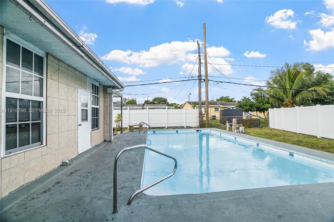 待售: $565,000 (3 贝兹, 2 浴室, 1350 平方英尺)