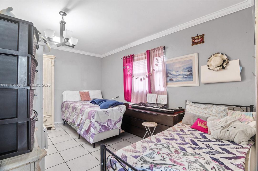 待售: $565,000 (3 贝兹, 2 浴室, 1350 平方英尺)