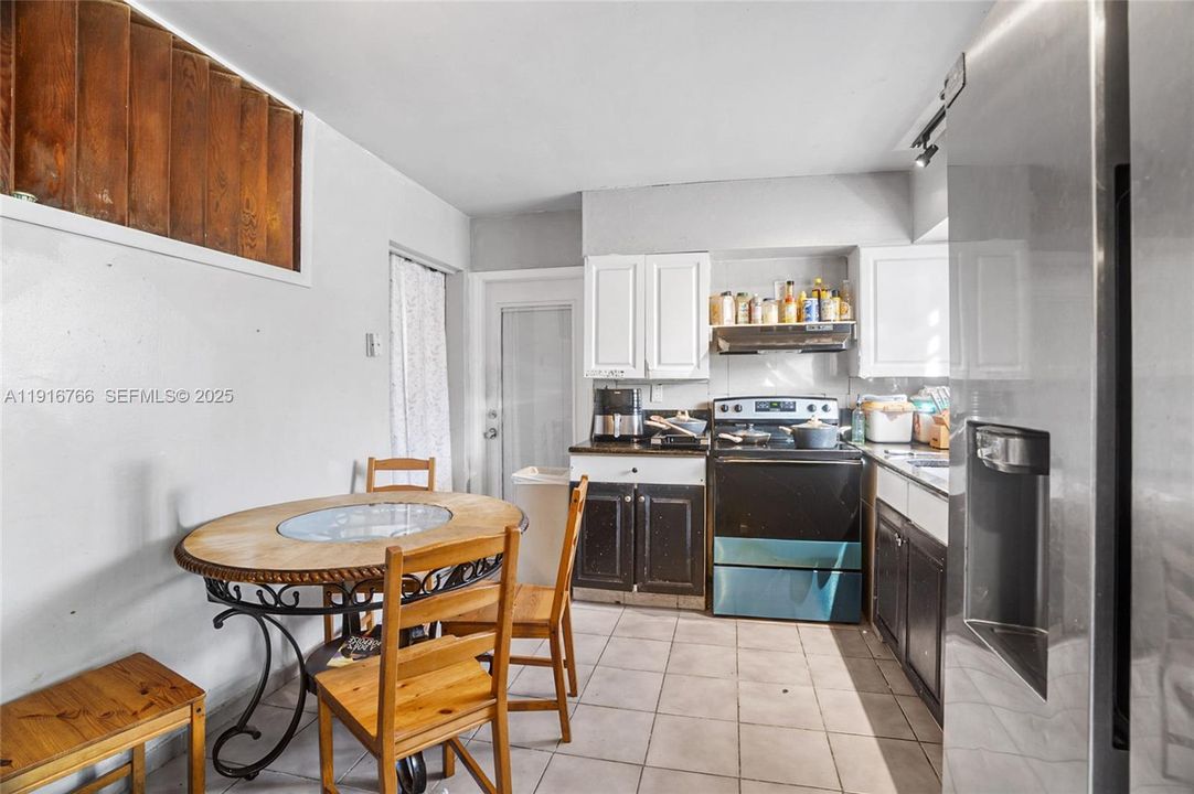 待售: $565,000 (3 贝兹, 2 浴室, 1350 平方英尺)