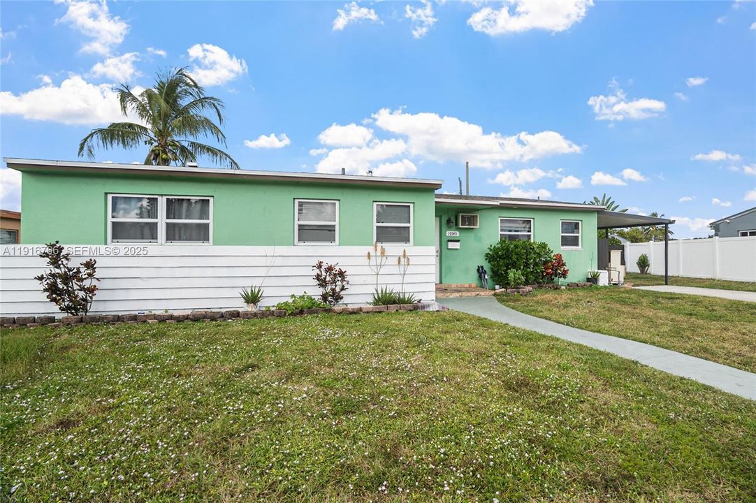 待售: $565,000 (3 贝兹, 2 浴室, 1350 平方英尺)