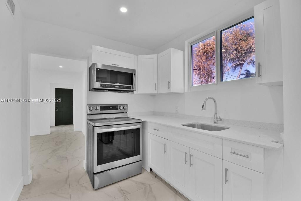 En Renta: $2,600 (3 camas, 1 baños, 2404 Pies cuadrados)