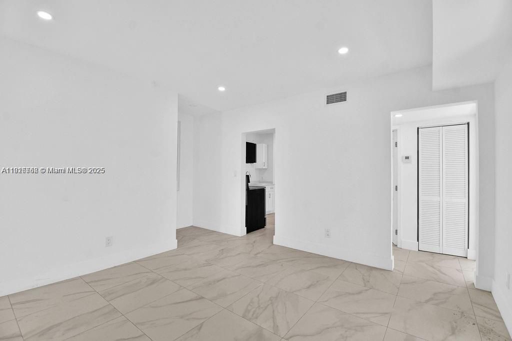 En Renta: $2,600 (3 camas, 1 baños, 2404 Pies cuadrados)