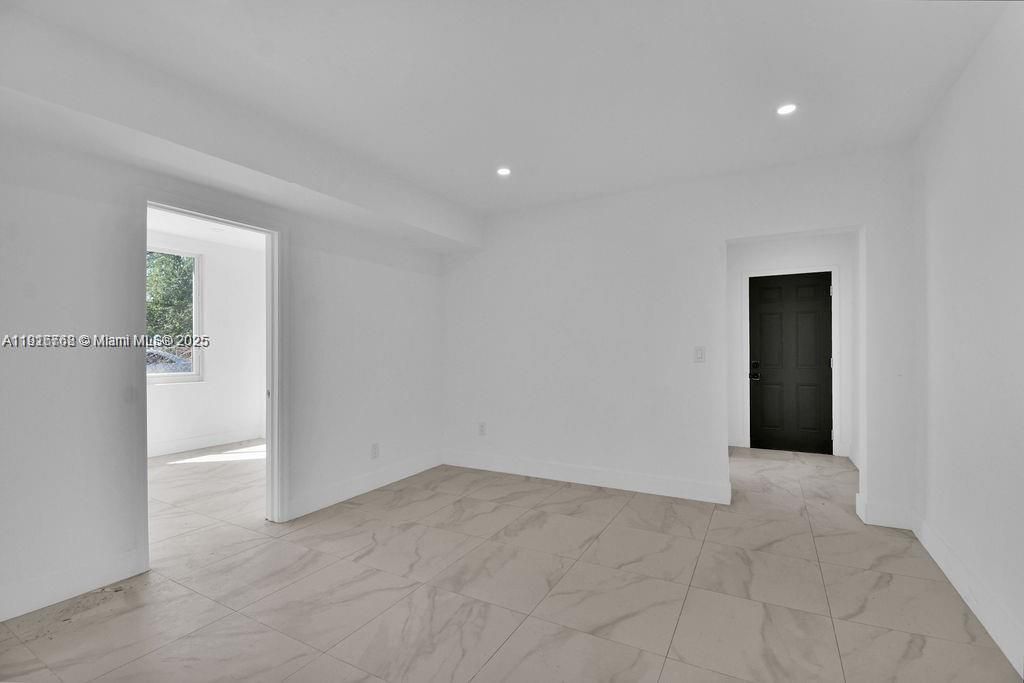 En Renta: $2,600 (3 camas, 1 baños, 2404 Pies cuadrados)