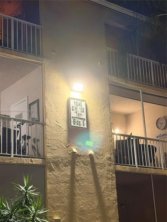 For Rent: $2,025 (2 beds, 1 baths, 1019 Square Feet)