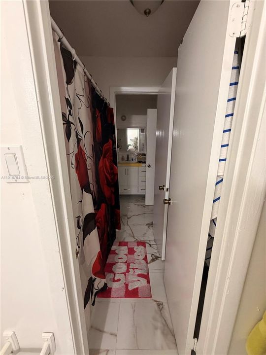 For Rent: $2,025 (2 beds, 1 baths, 1019 Square Feet)