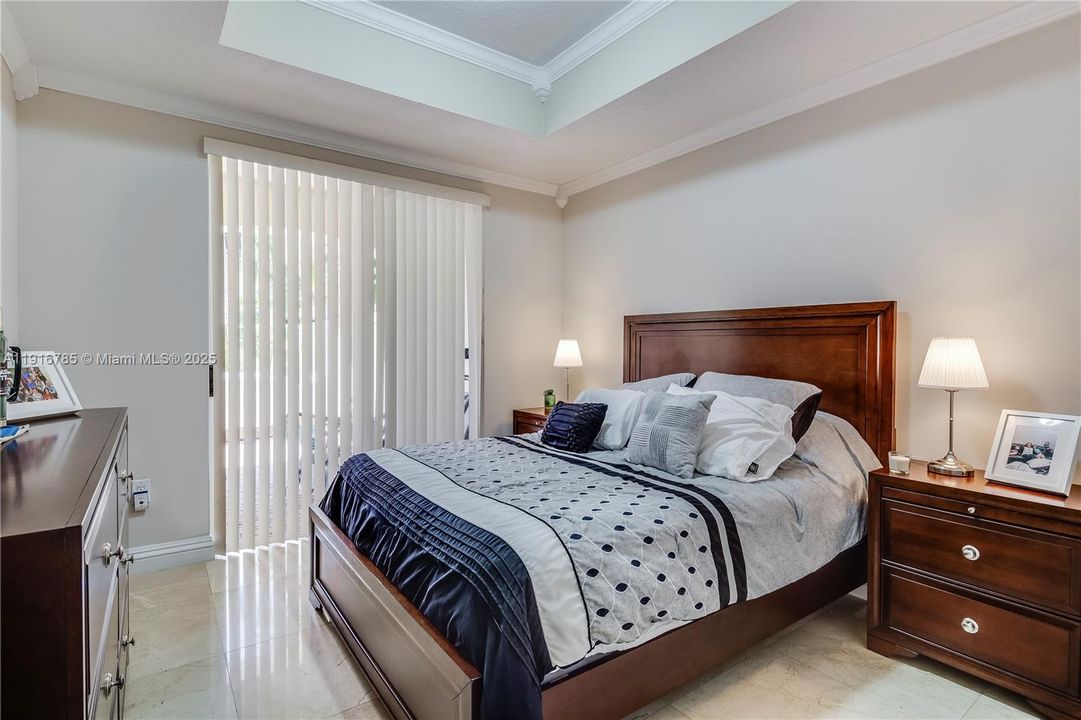 出租: $9,500 (5 贝兹, 4 浴室, 2770 平方英尺)