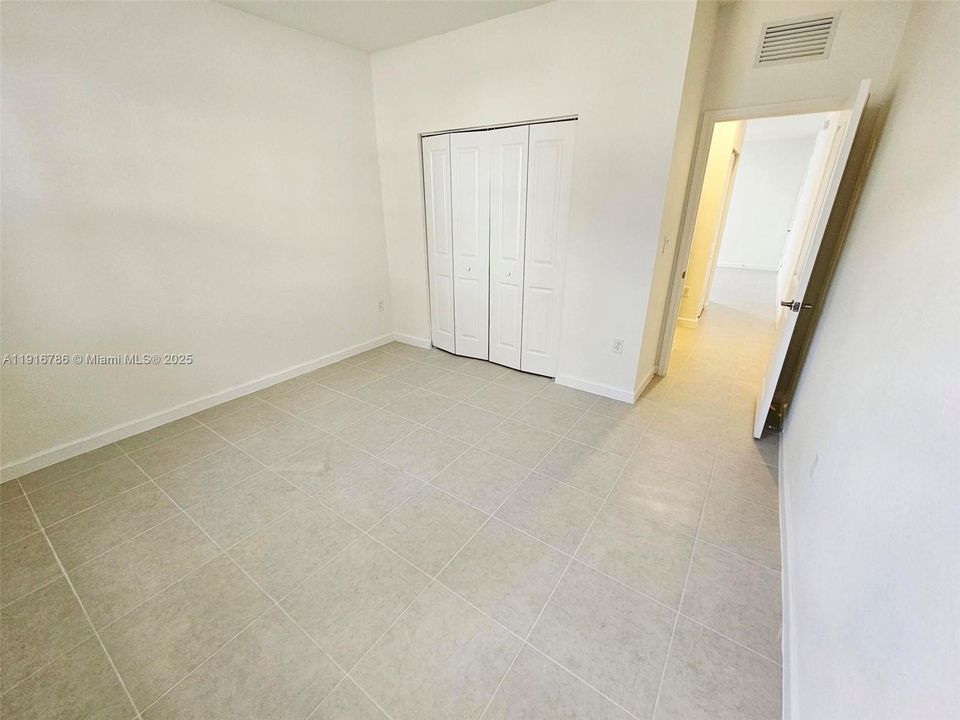 Recently Rented: $1,700 (1 beds, 1 baths, 600 Square Feet)