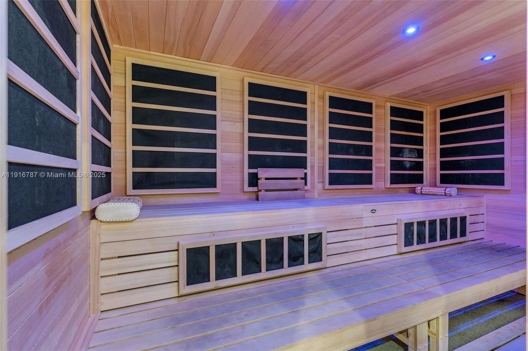 UNISEX SAUNA WITH HIS/HERS SHOWERS
