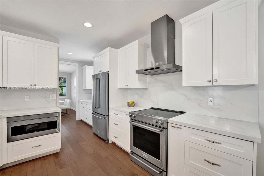 En Venta: $1,650,000 (4 camas, 3 baños, 2700 Pies cuadrados)