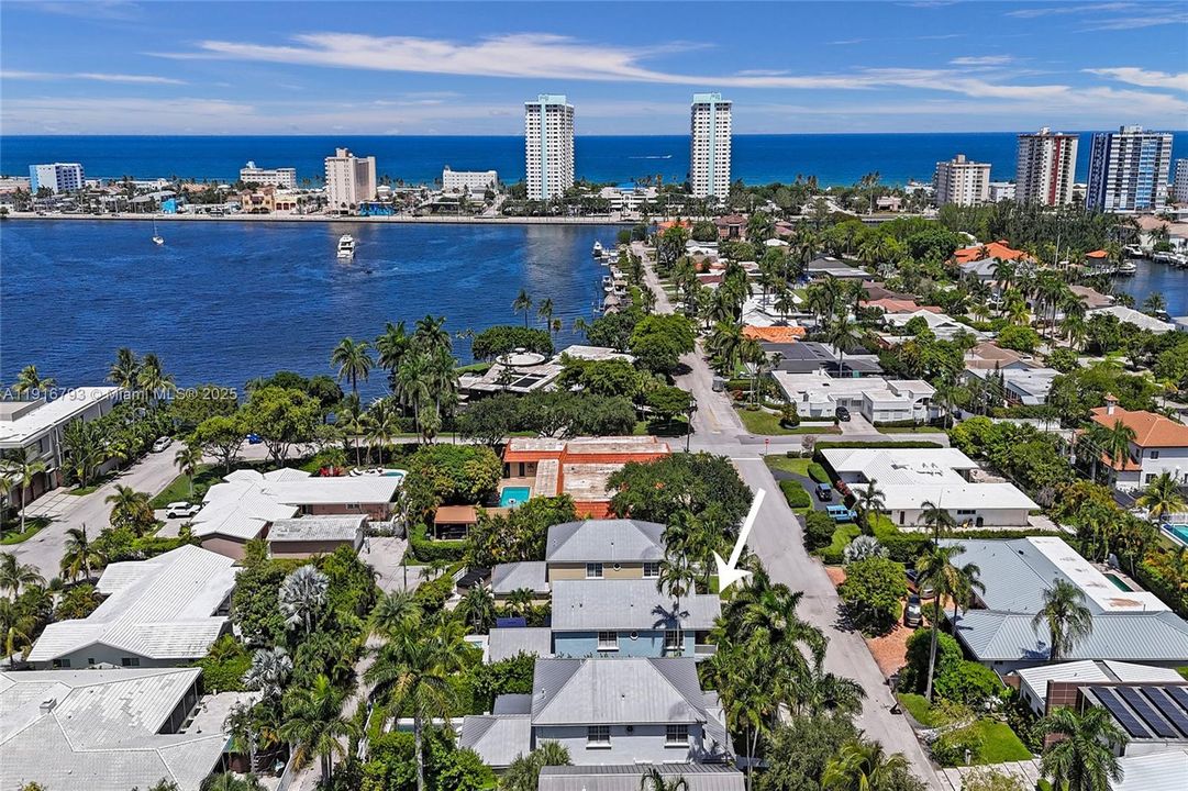 En Venta: $1,650,000 (4 camas, 3 baños, 2700 Pies cuadrados)