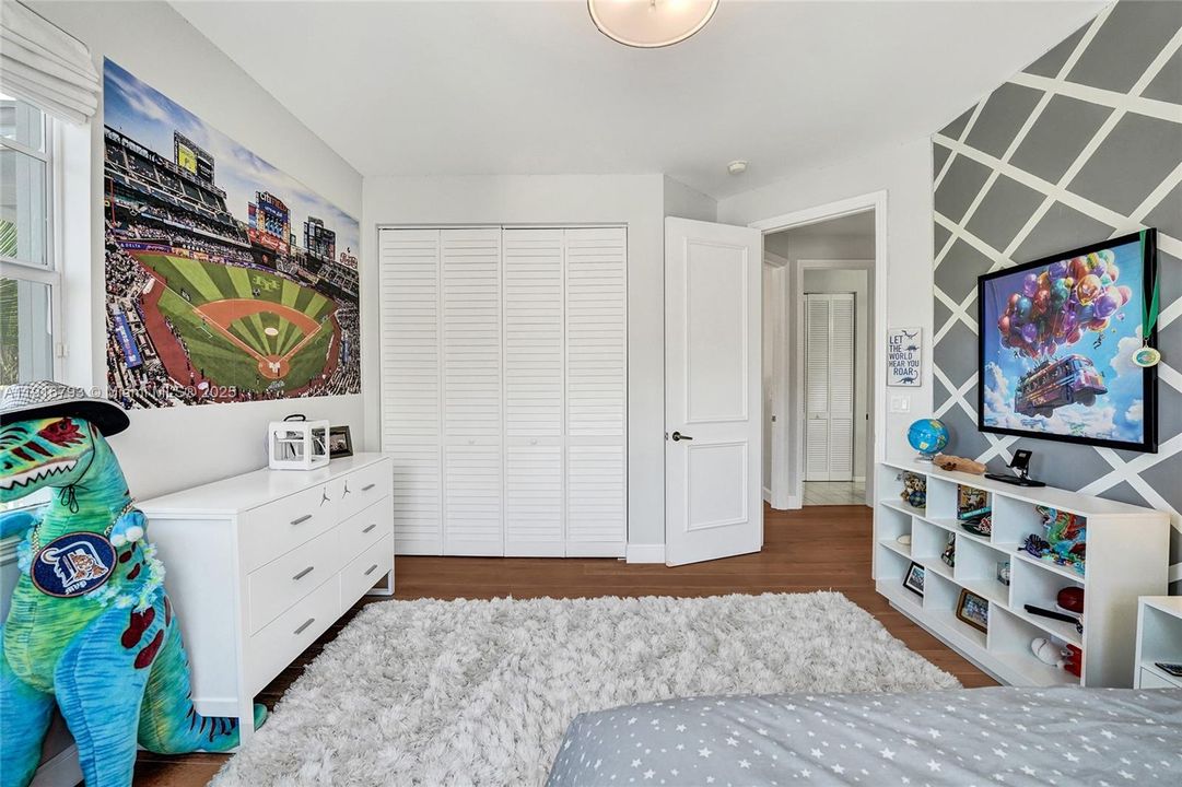 En Venta: $1,650,000 (4 camas, 3 baños, 2700 Pies cuadrados)