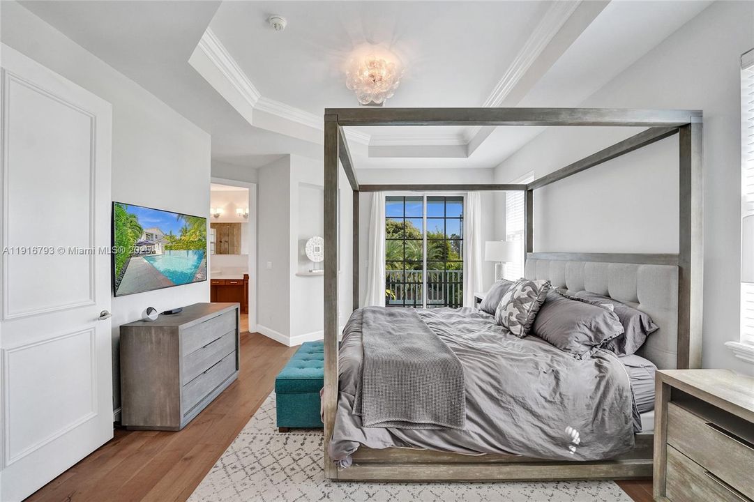 En Venta: $1,650,000 (4 camas, 3 baños, 2700 Pies cuadrados)