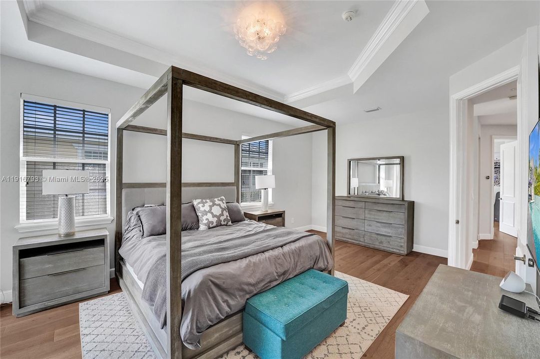 En Venta: $1,650,000 (4 camas, 3 baños, 2700 Pies cuadrados)