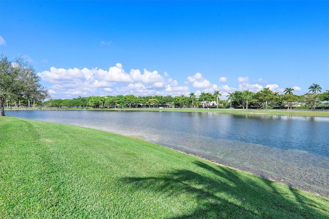 待售: $645,000 (5 贝兹, 3 浴室, 2924 平方英尺)