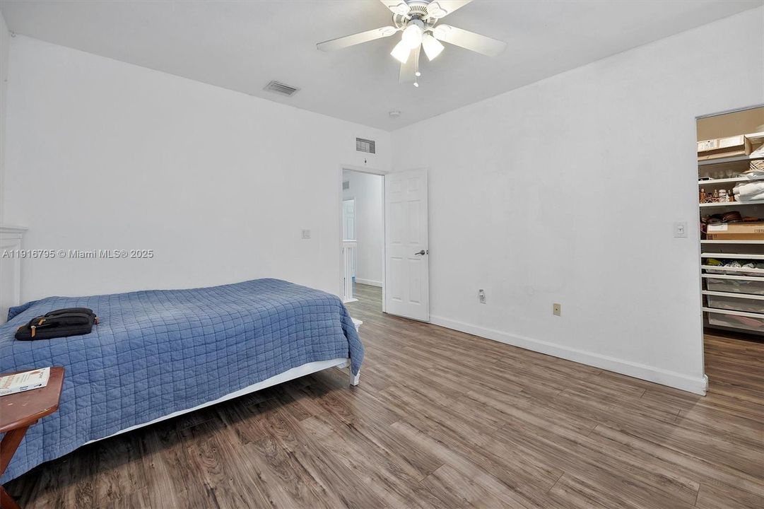 待售: $645,000 (5 贝兹, 3 浴室, 2924 平方英尺)