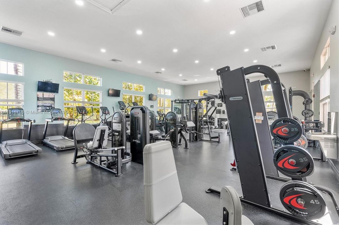 待售: $645,000 (5 贝兹, 3 浴室, 2924 平方英尺)