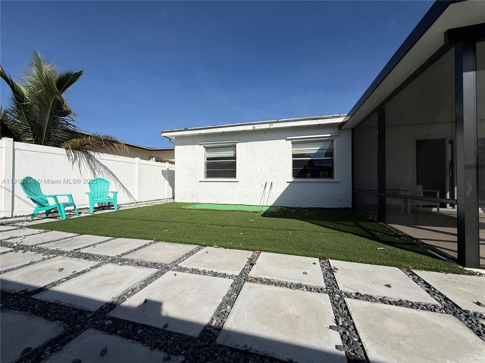 出租: $4,300 (4 贝兹, 2 浴室, 1773 平方英尺)