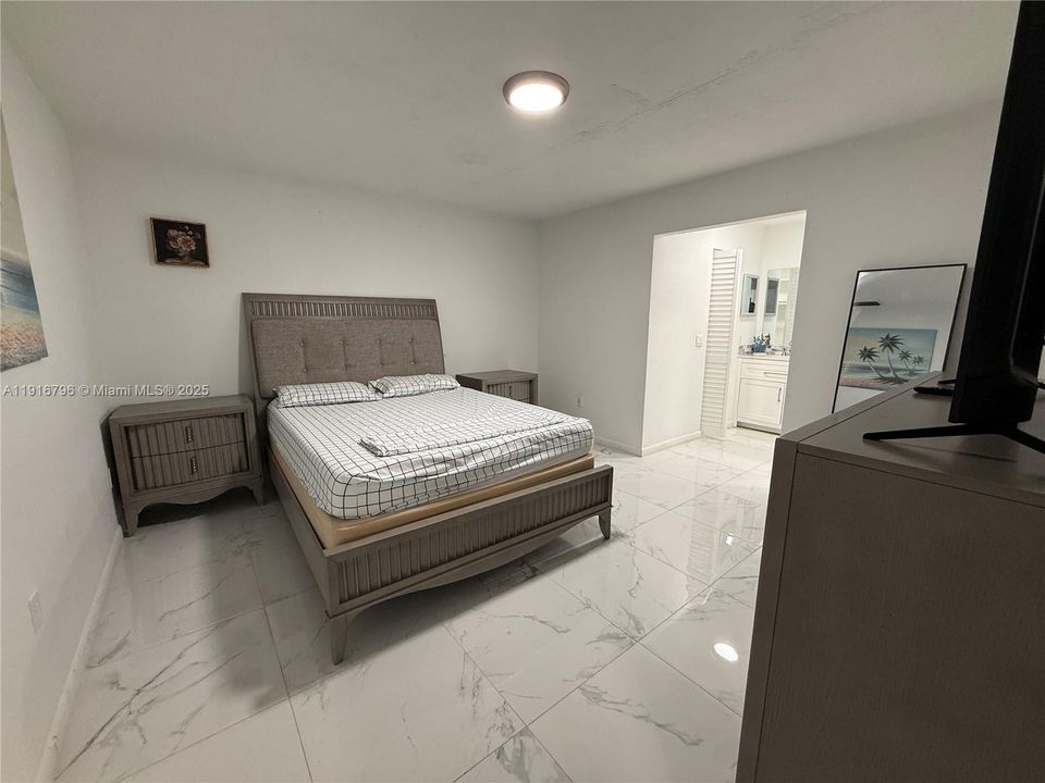 出租: $4,300 (4 贝兹, 2 浴室, 1773 平方英尺)