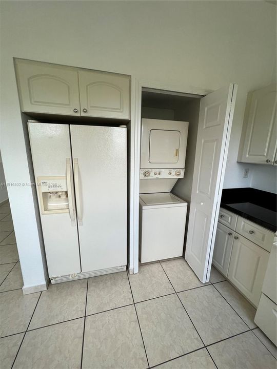 出租: $2,200 (2 贝兹, 2 浴室, 982 平方英尺)