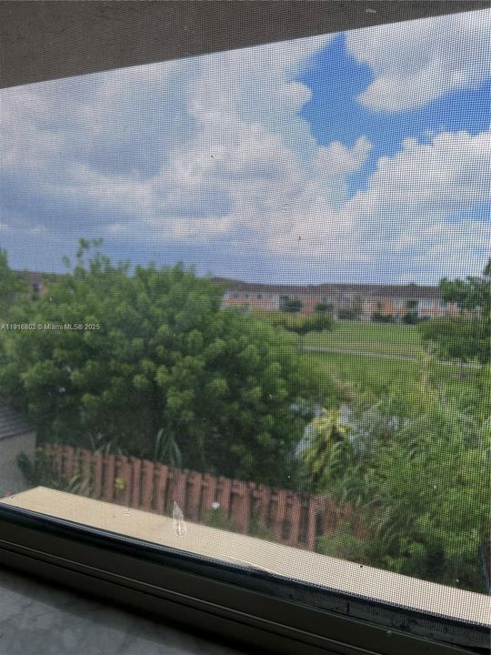 出租: $2,200 (2 贝兹, 2 浴室, 982 平方英尺)