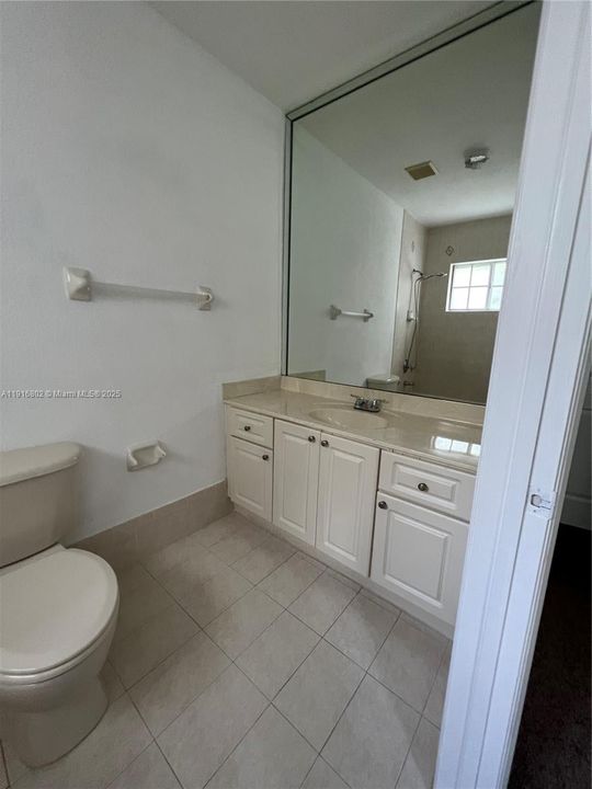 出租: $2,200 (2 贝兹, 2 浴室, 982 平方英尺)