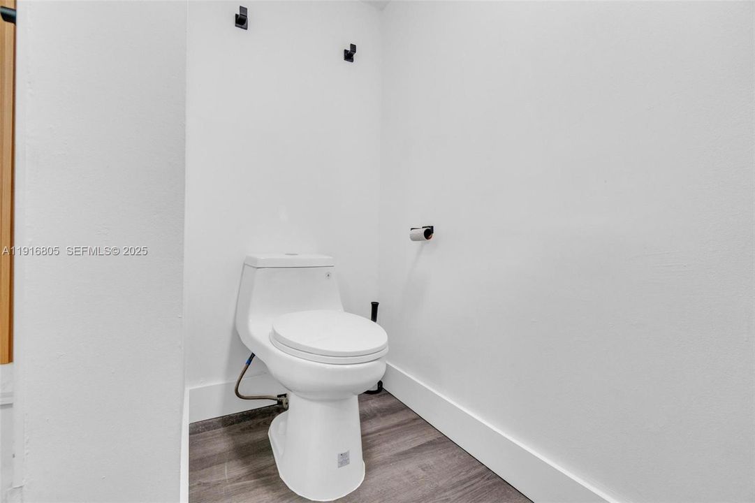 For Rent: $4,500 (2 beds, 2 baths, 1541 Square Feet)