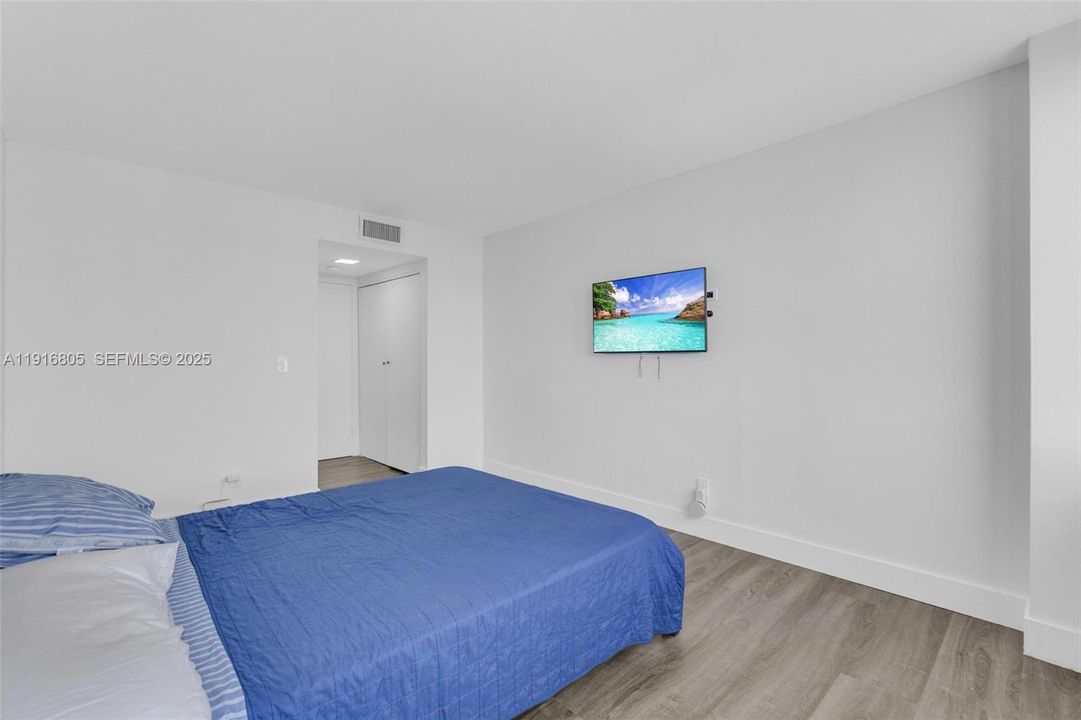 For Rent: $4,500 (2 beds, 2 baths, 1541 Square Feet)