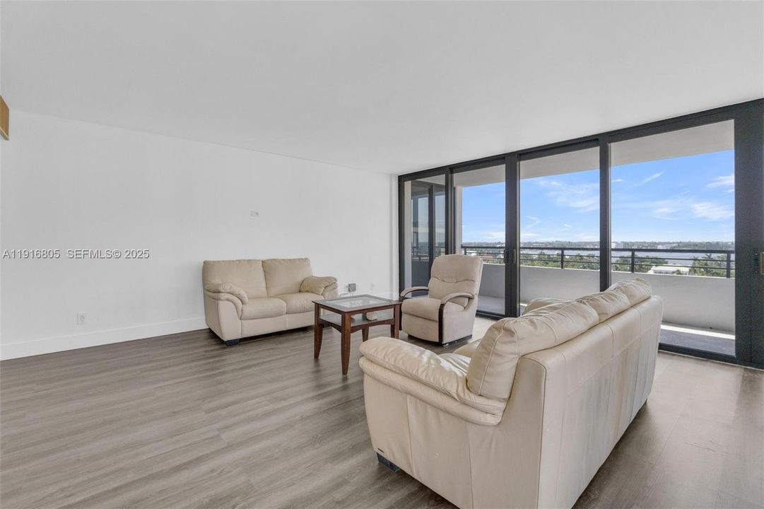 For Rent: $4,500 (2 beds, 2 baths, 1541 Square Feet)