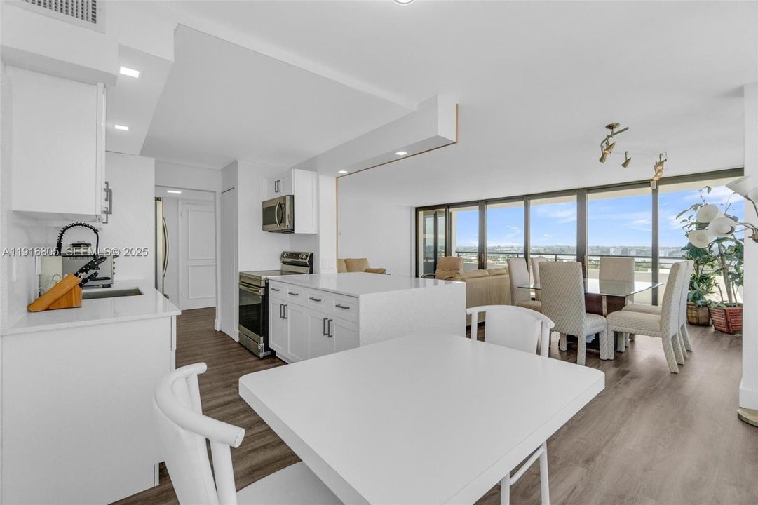 For Rent: $4,500 (2 beds, 2 baths, 1541 Square Feet)