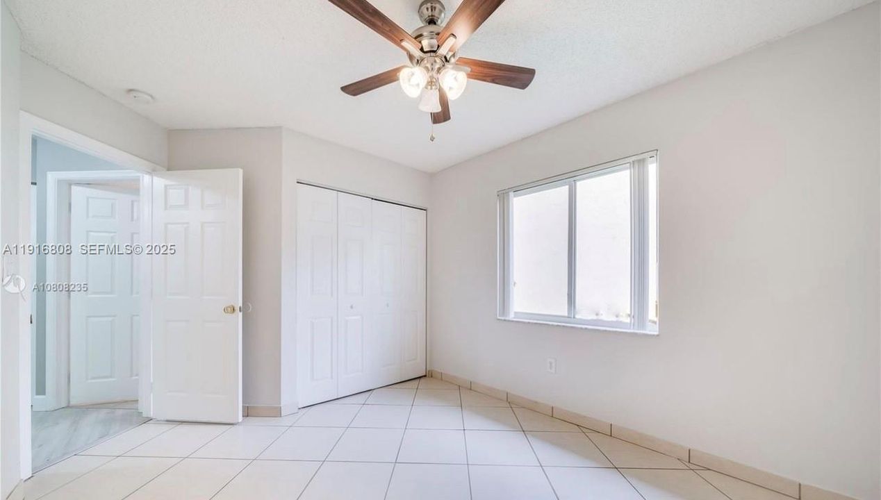 В аренду: $3,495 (3 спален, 2 ванн, 1663 Квадратных фут)