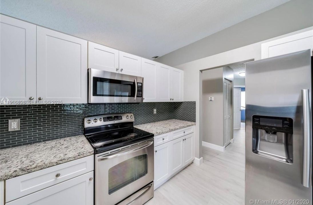 В аренду: $3,495 (3 спален, 2 ванн, 1663 Квадратных фут)