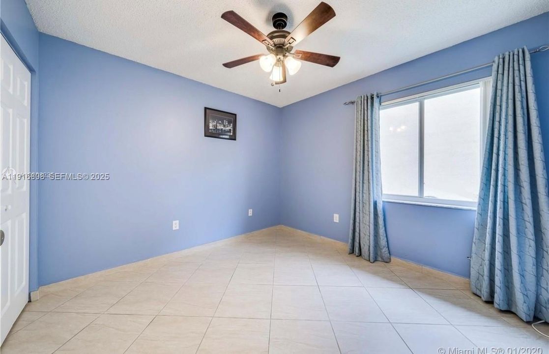 В аренду: $3,495 (3 спален, 2 ванн, 1663 Квадратных фут)