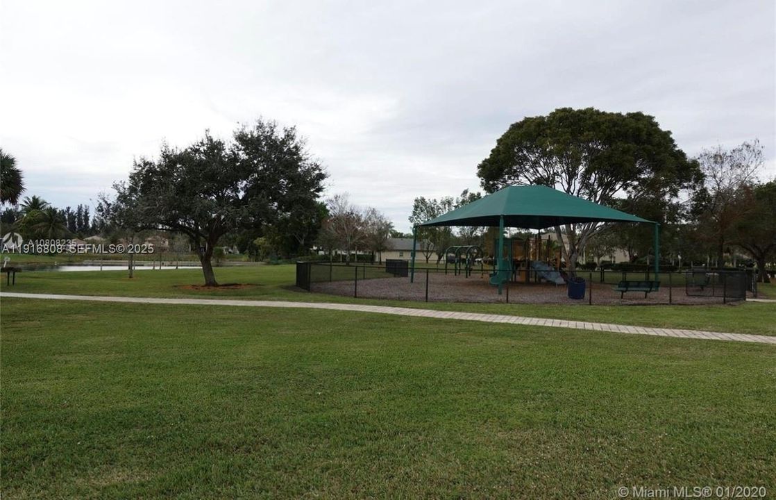 В аренду: $3,495 (3 спален, 2 ванн, 1663 Квадратных фут)