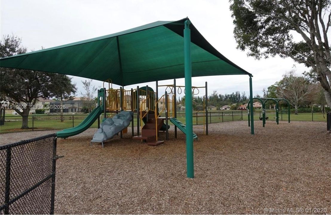 В аренду: $3,495 (3 спален, 2 ванн, 1663 Квадратных фут)