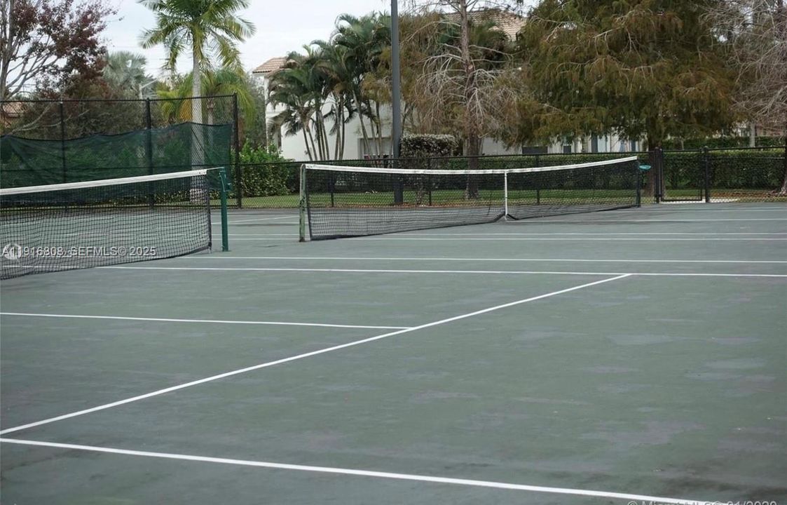 В аренду: $3,495 (3 спален, 2 ванн, 1663 Квадратных фут)