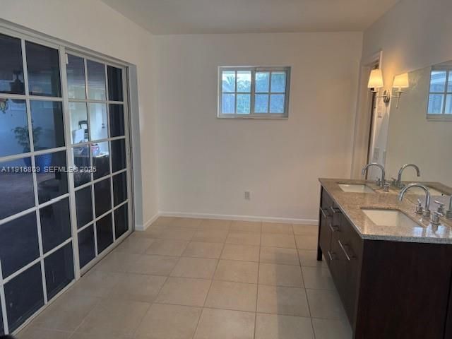 В аренду: $7,500 (4 спален, 4 ванн, 4941 Квадратных фут)